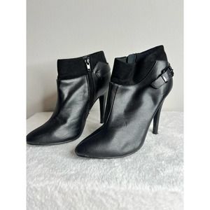 D‎ Black stiletto booties with buckle